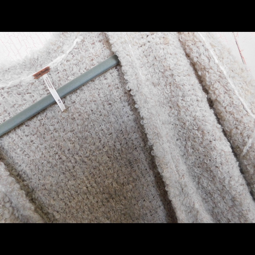 • Free People Sweater • - Picture 7 of 7